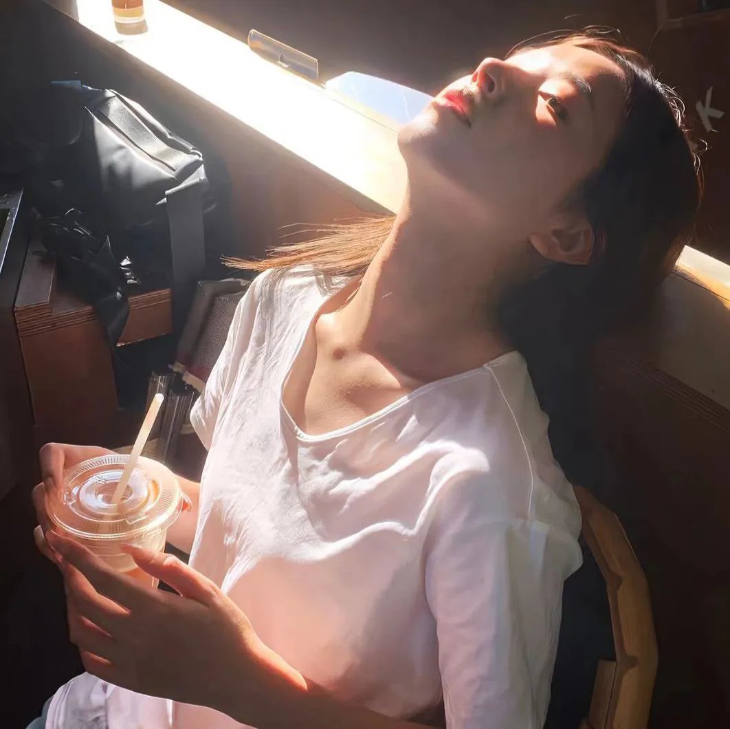 一村之长之贵妇还乡